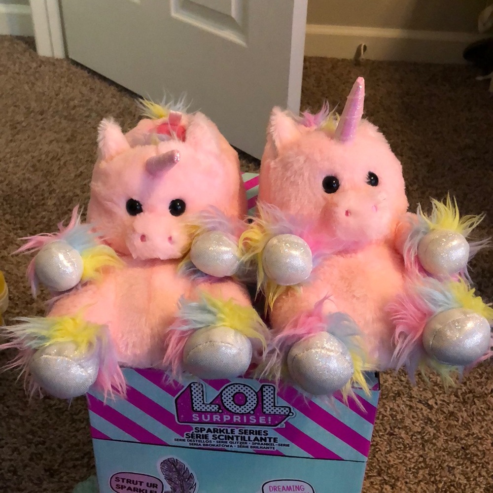 Girls Unicorn Slippers Size 11/12